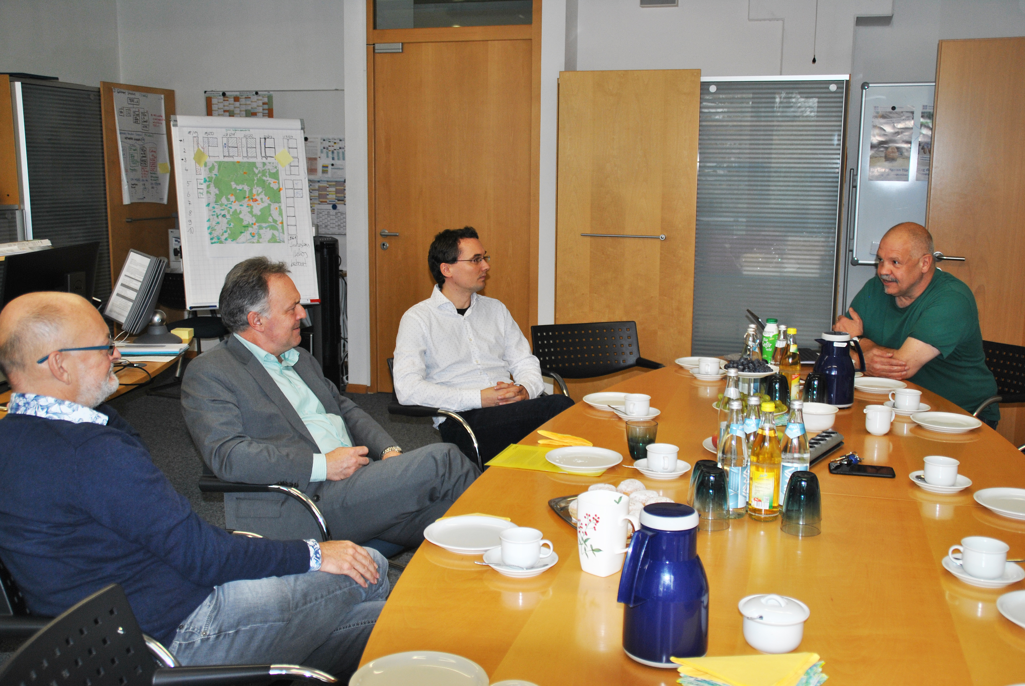 Schulleitung mit MdL Frey