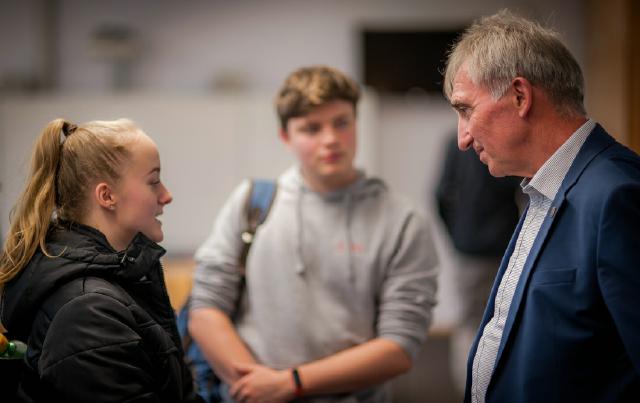 MdL Klein im Löwenrot-Gymnasium_5