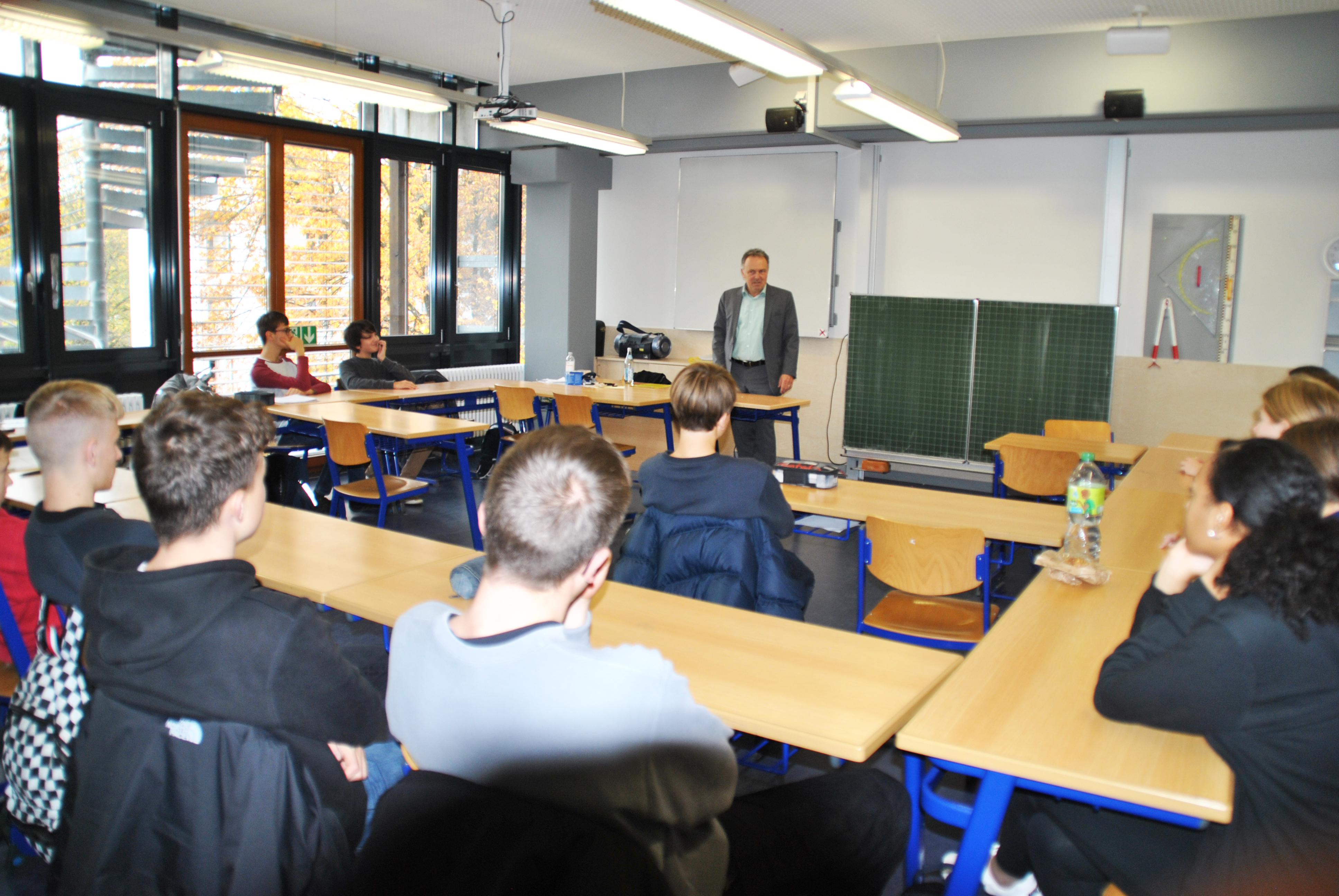 Klasse10c mit MdL Frey